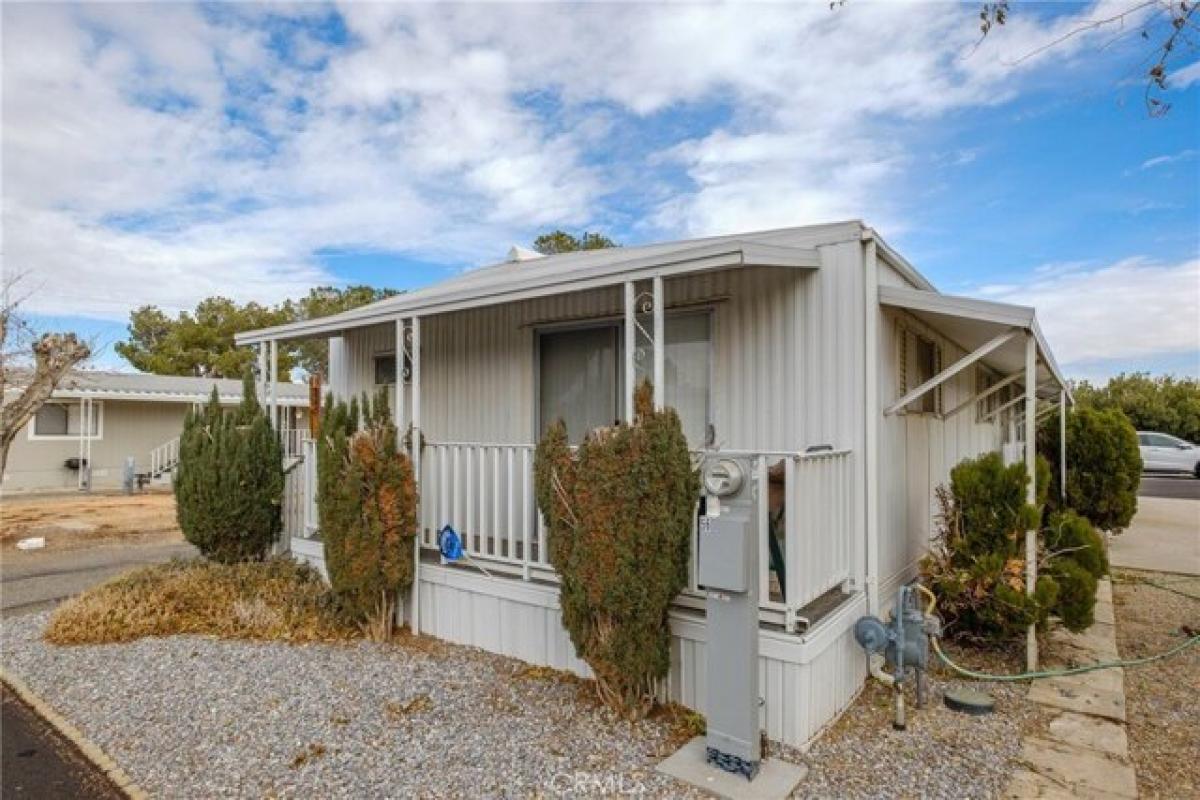 Picture of Home For Sale in Apple Valley, California, United States
