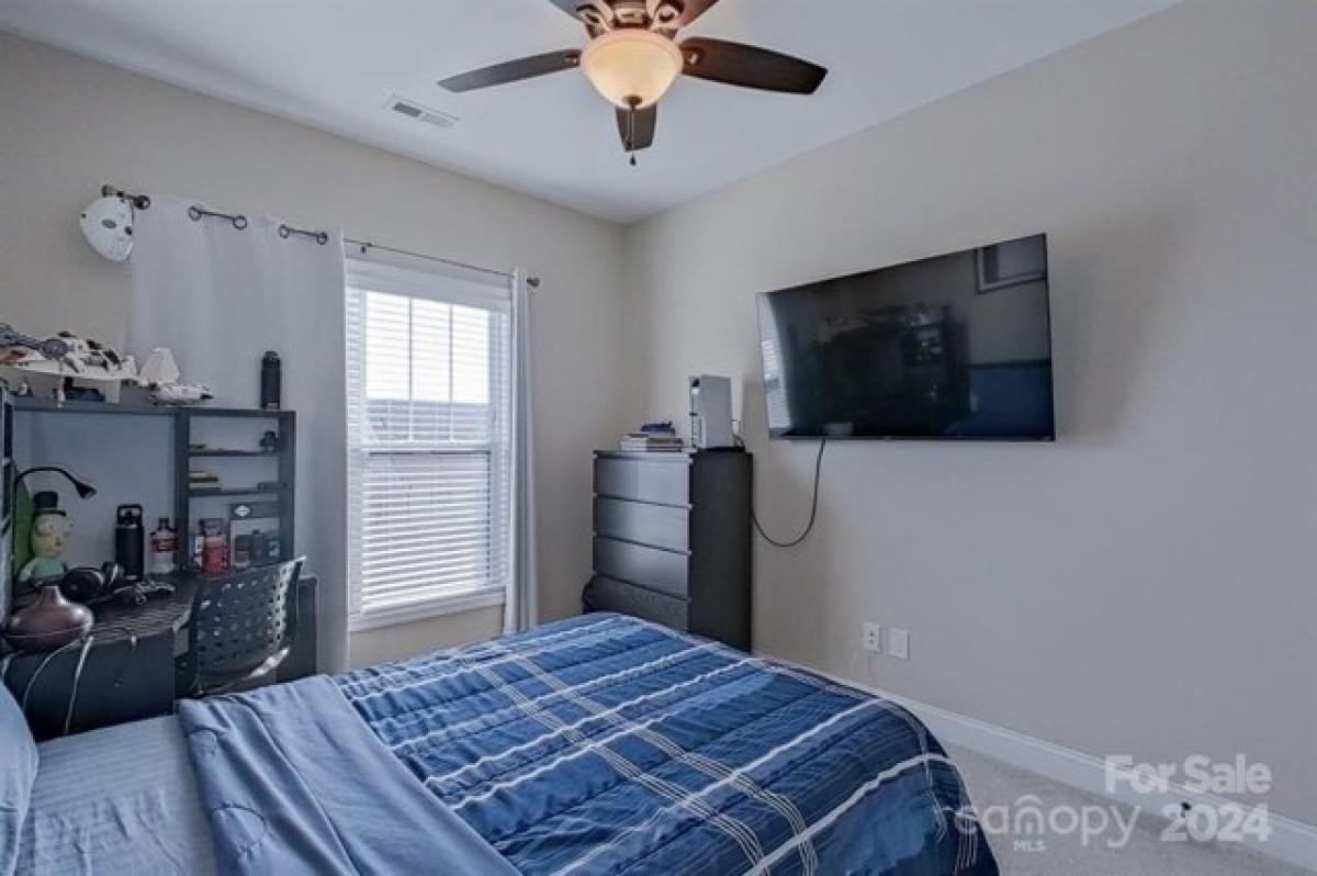 Picture of Home For Sale in Mooresville, North Carolina, United States