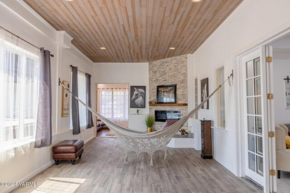 Picture of Home For Sale in Yakima, Washington, United States