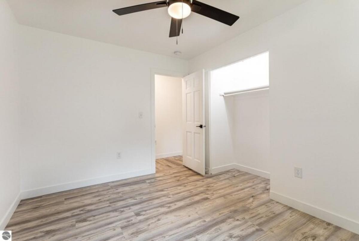 Picture of Home For Sale in Oscoda, Michigan, United States