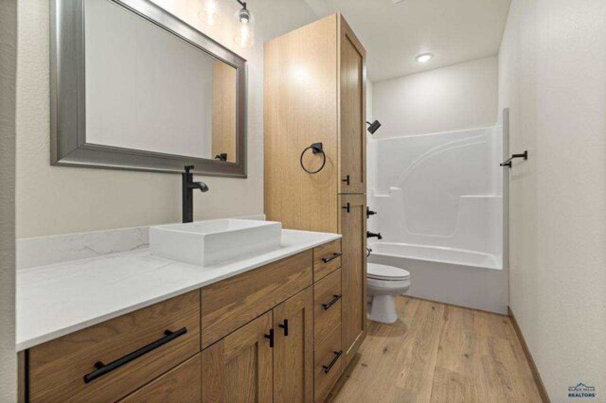 Picture of Home For Sale in Rapid City, South Dakota, United States