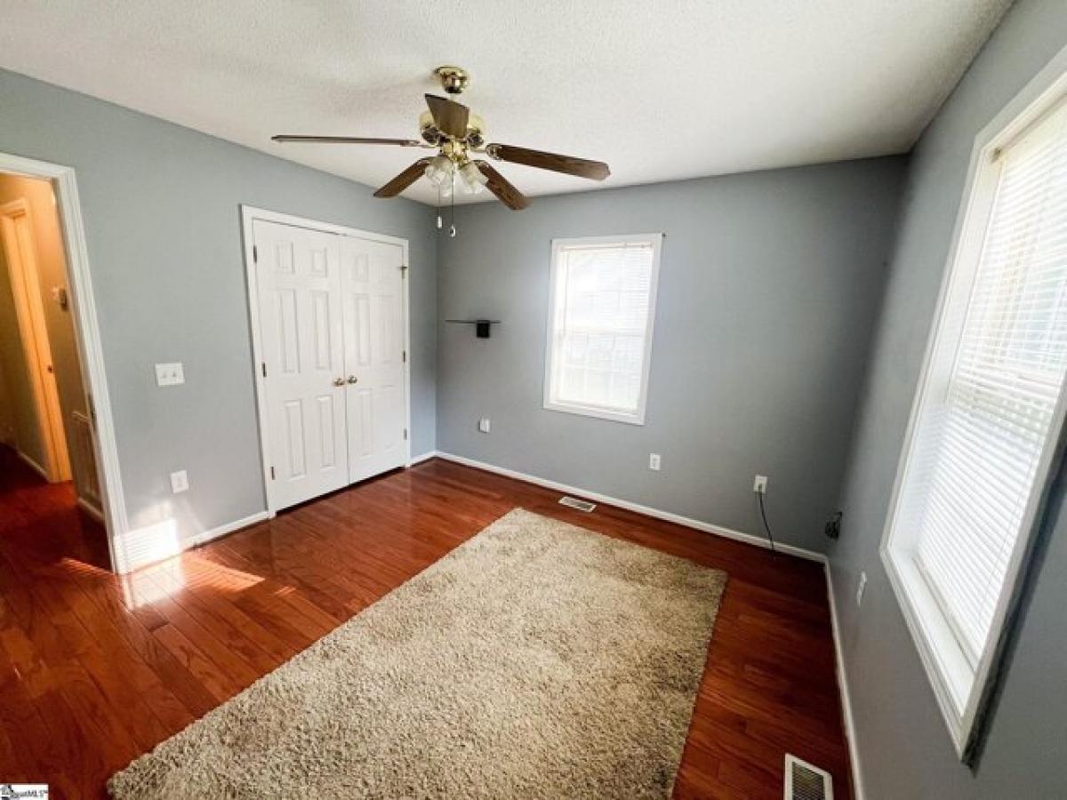 Picture of Home For Sale in Easley, South Carolina, United States