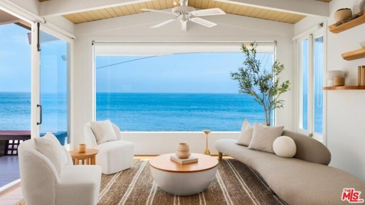 Picture of Home For Sale in Malibu, California, United States
