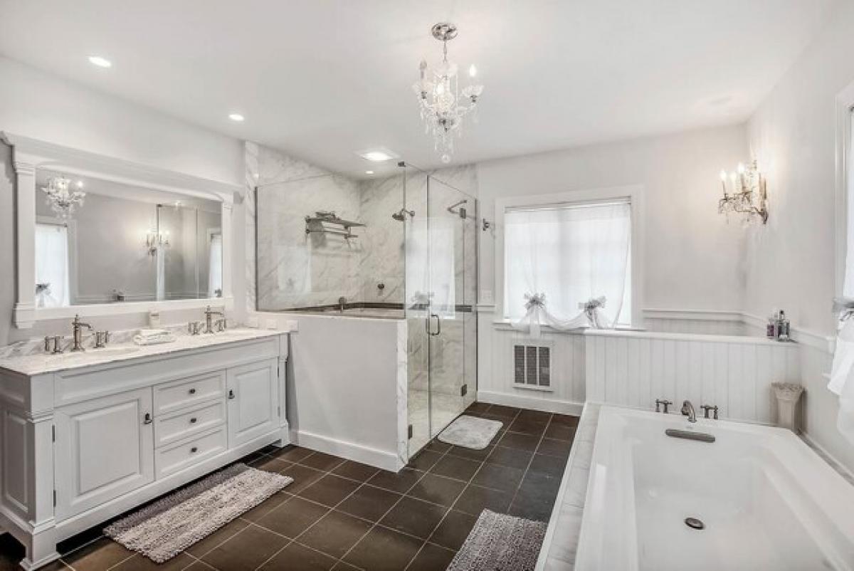 Picture of Home For Sale in Sunapee, New Hampshire, United States