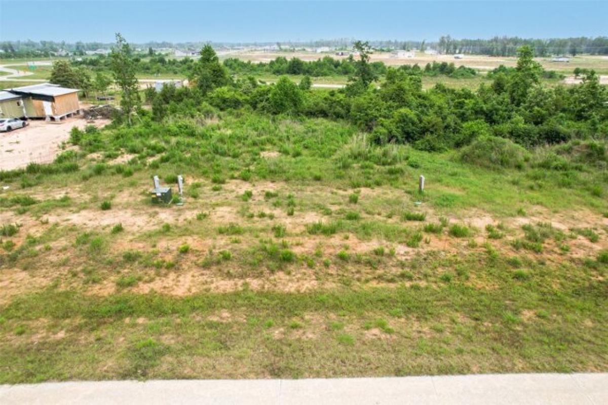Picture of Residential Land For Sale in Cleveland, Texas, United States