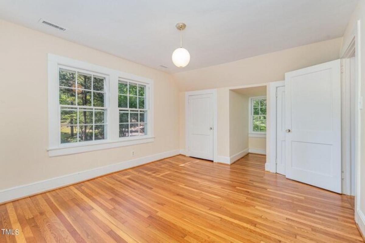 Picture of Home For Sale in Chapel Hill, North Carolina, United States