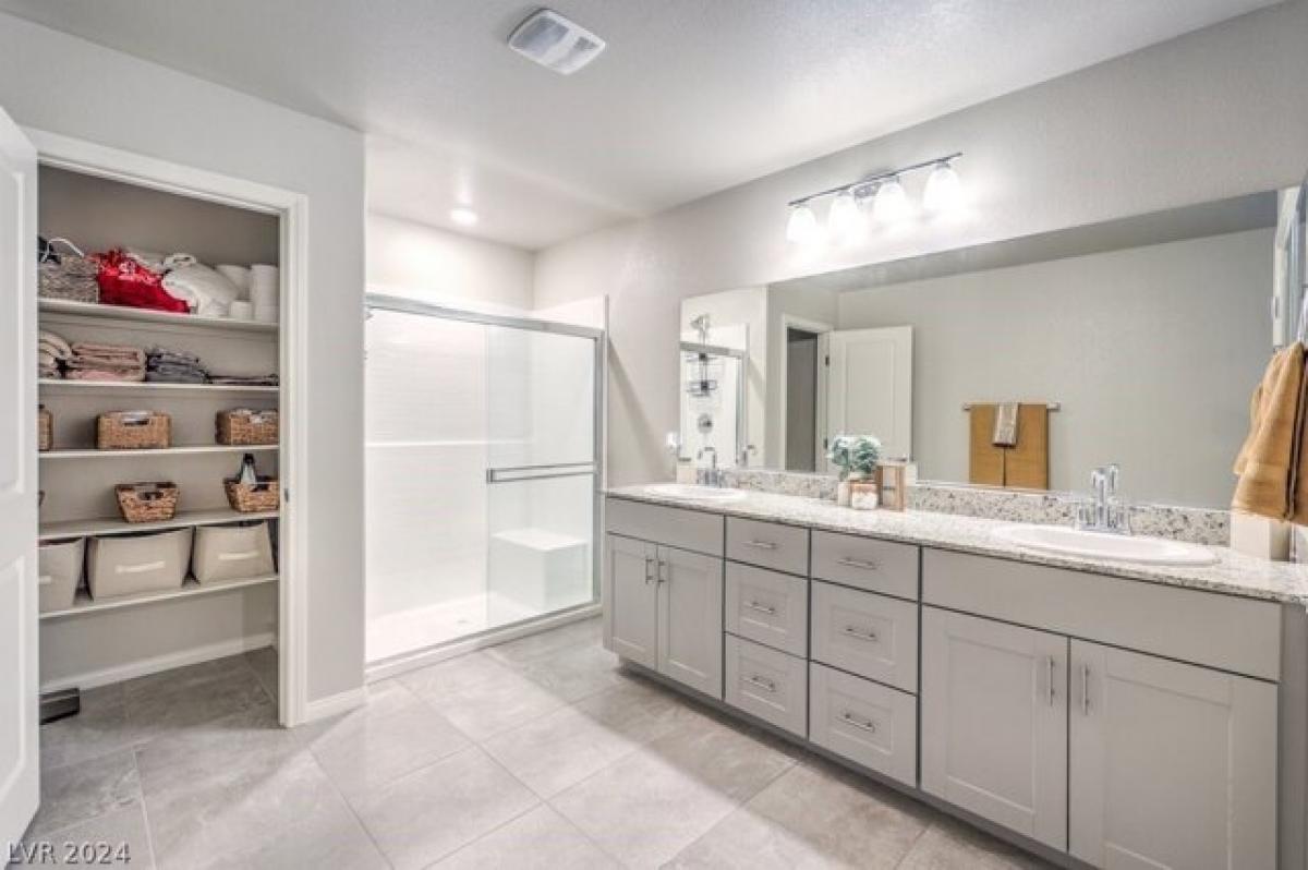 Picture of Home For Sale in North Las Vegas, Nevada, United States