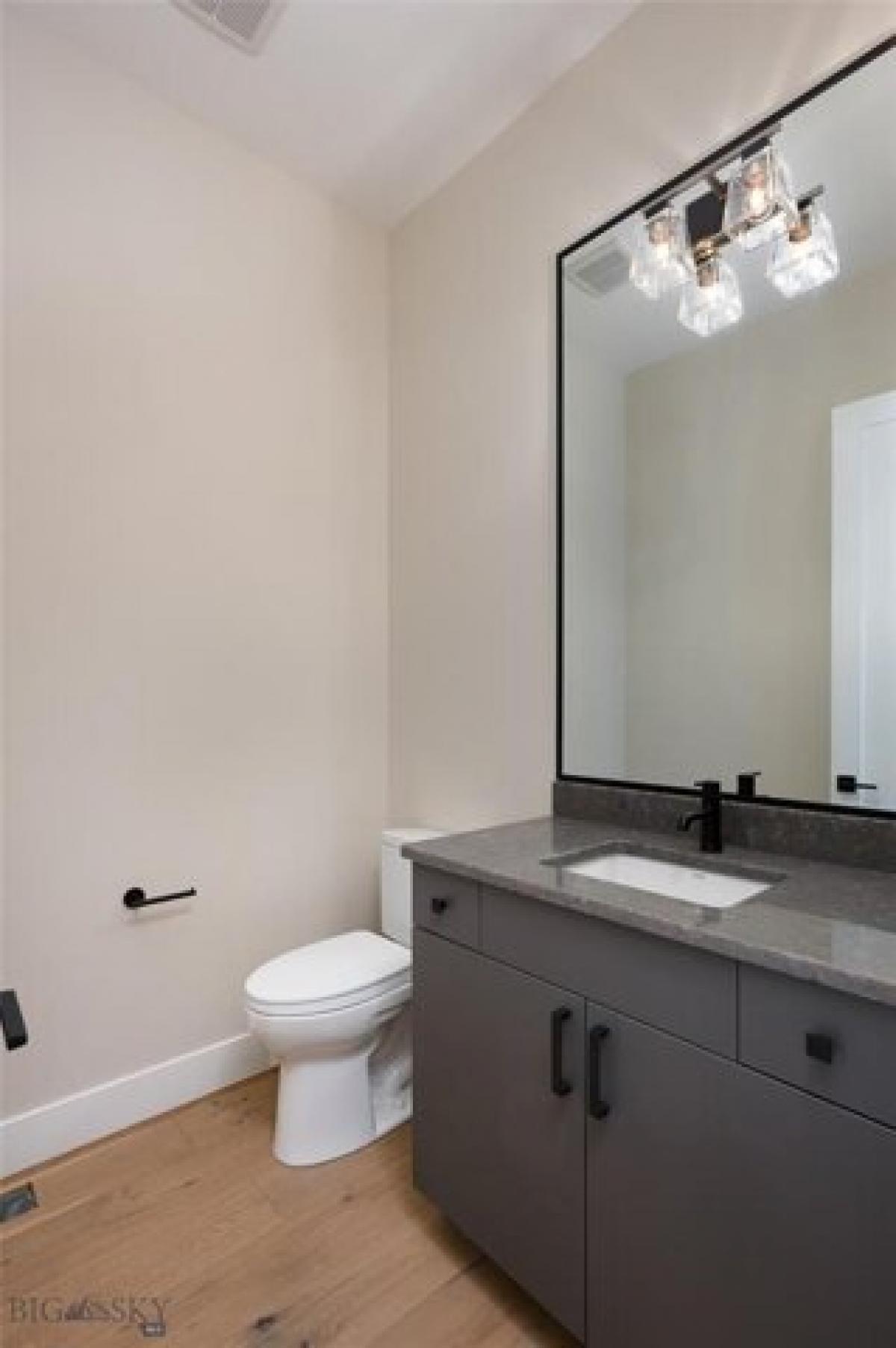 Picture of Home For Sale in Bozeman, Montana, United States