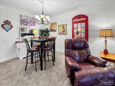 Home For Sale in Gulf Breeze, Florida