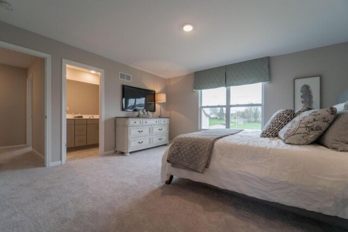 Picture of Home For Sale in Crown Point, Indiana, United States