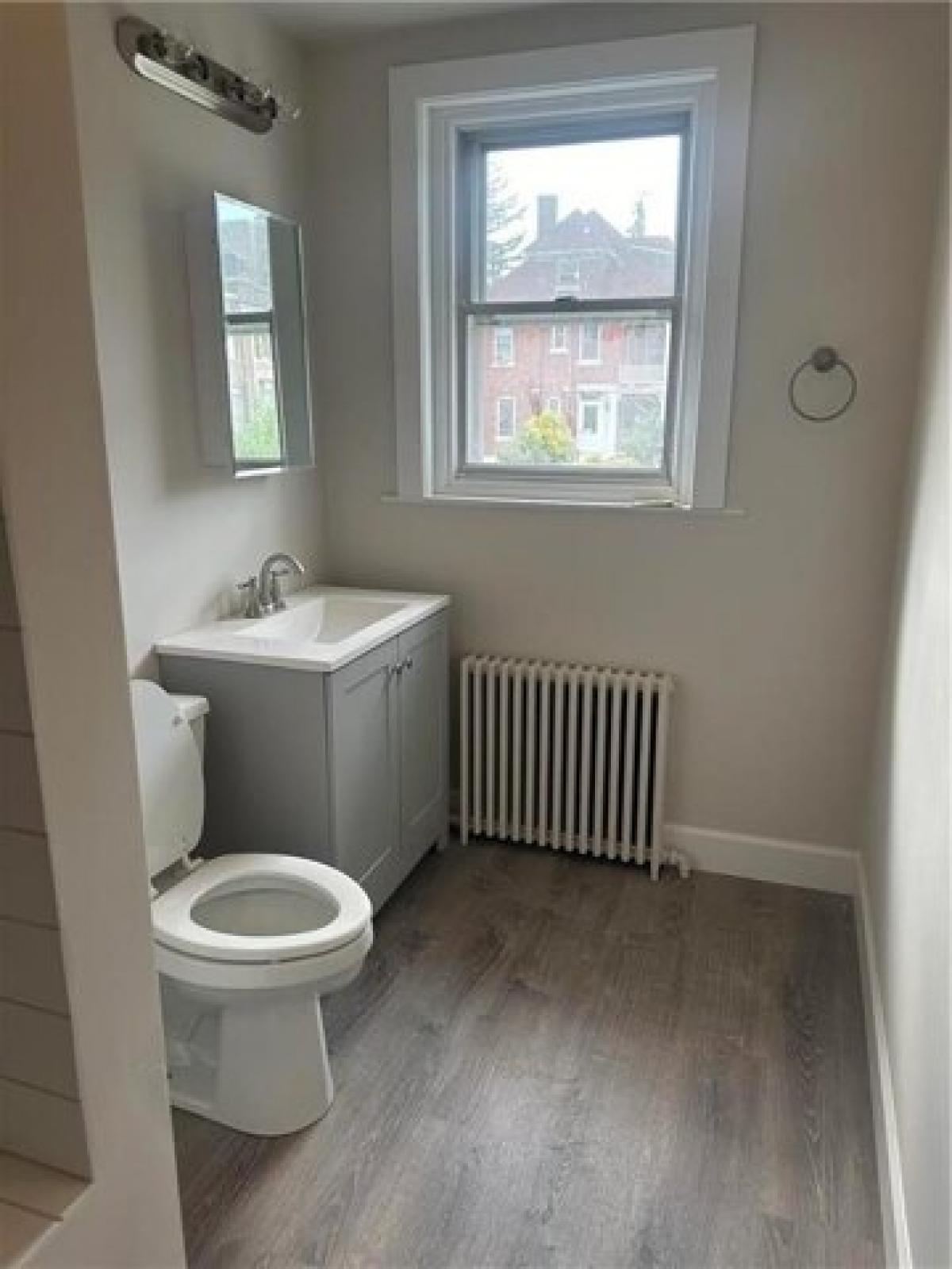 Picture of Home For Sale in Allentown, Pennsylvania, United States