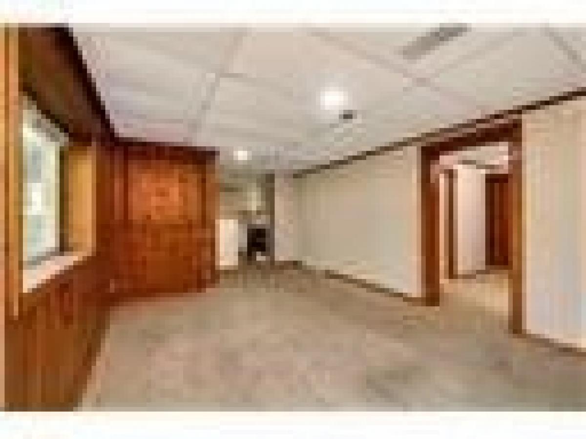 Picture of Home For Sale in West Des Moines, Iowa, United States