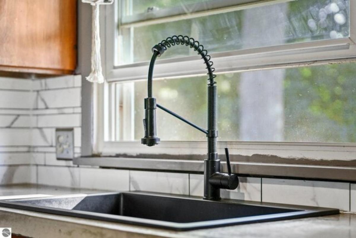 Picture of Home For Sale in Traverse City, Michigan, United States