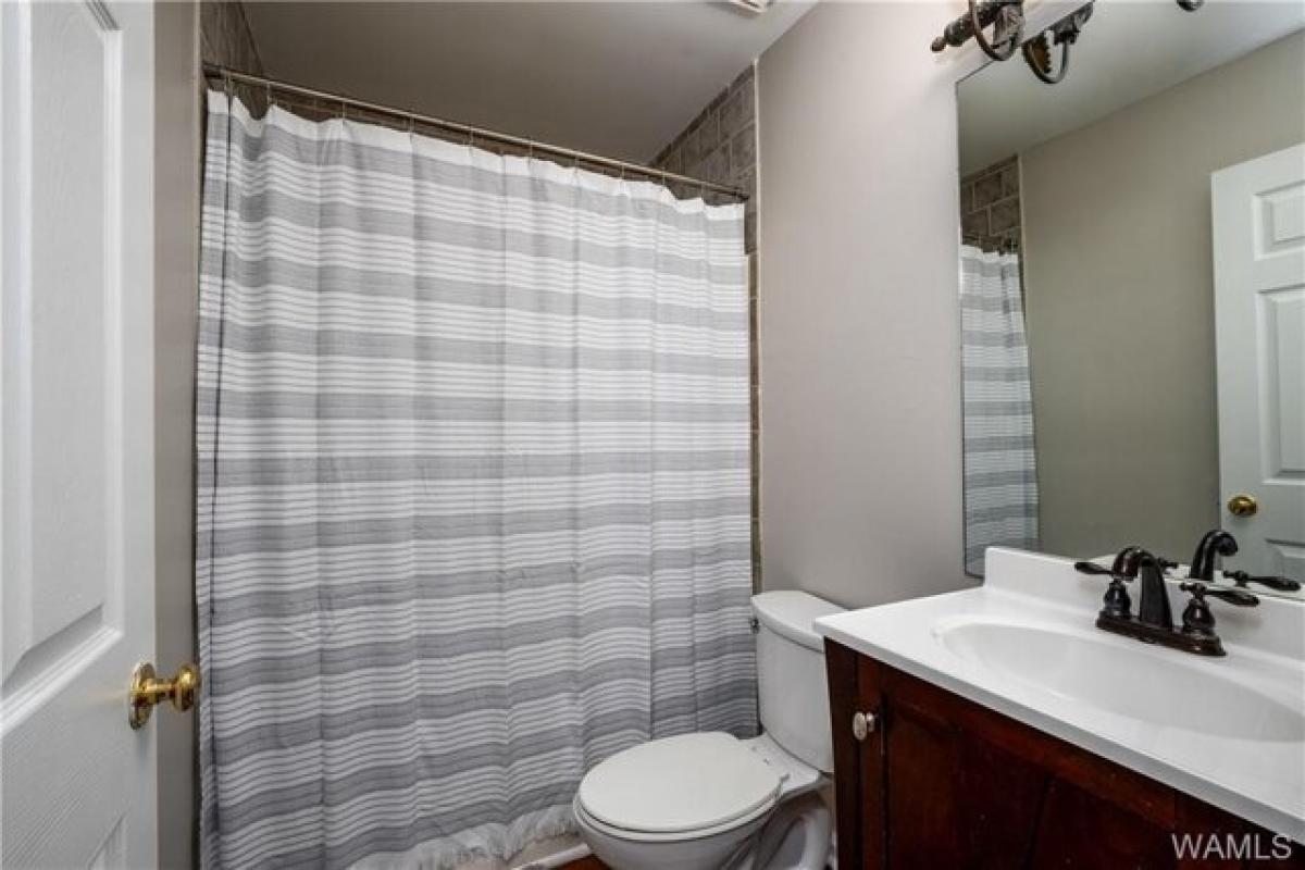 Picture of Home For Sale in Northport, Alabama, United States