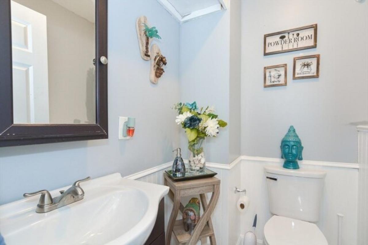 Picture of Home For Sale in Fall River, Massachusetts, United States