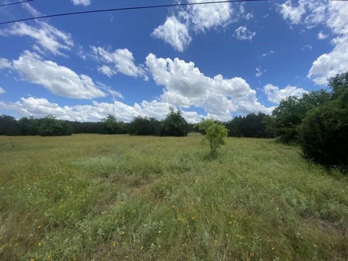 Picture of Residential Land For Sale in Cleburne, Texas, United States