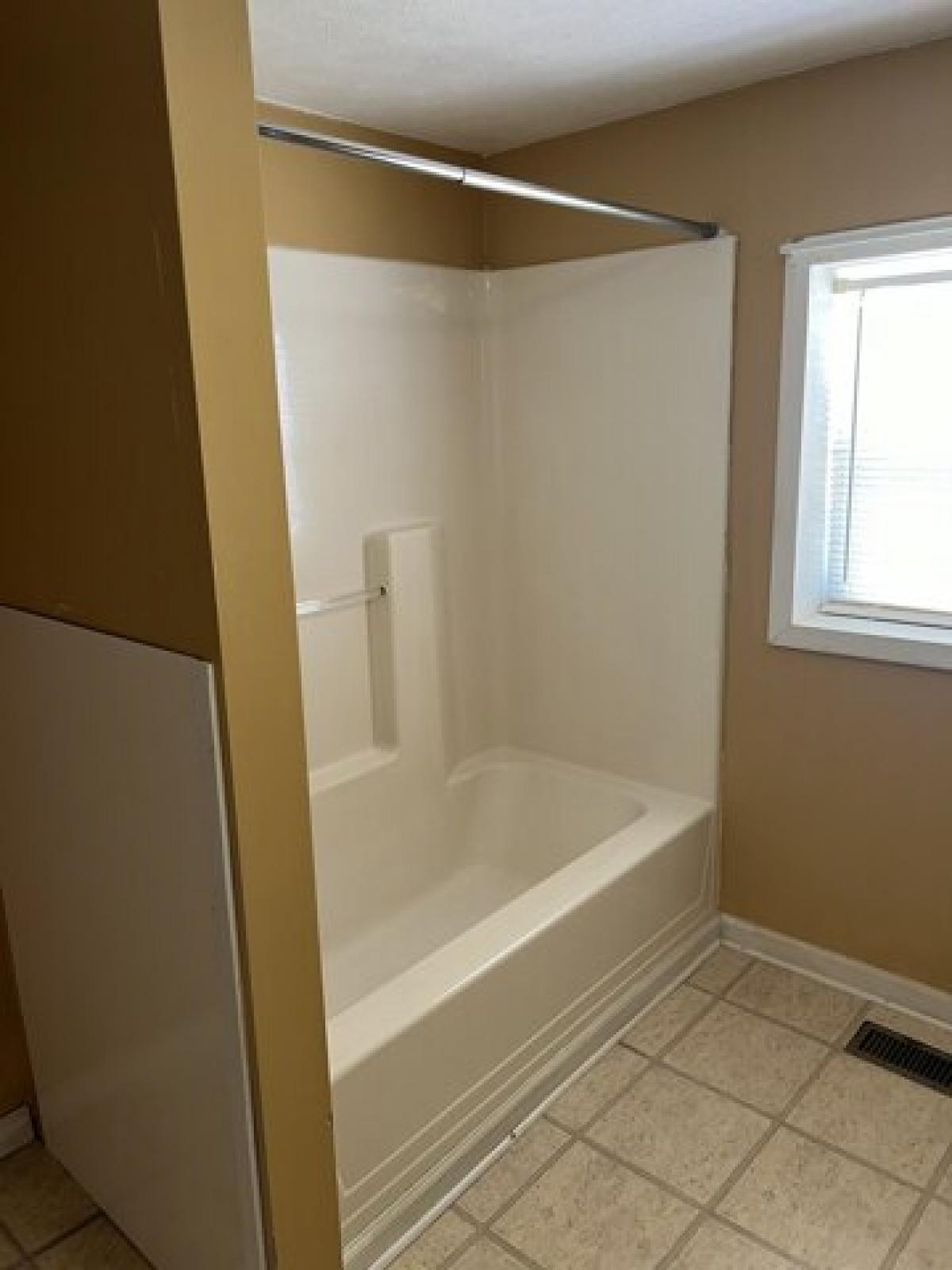 Picture of Home For Sale in Mcminnville, Tennessee, United States