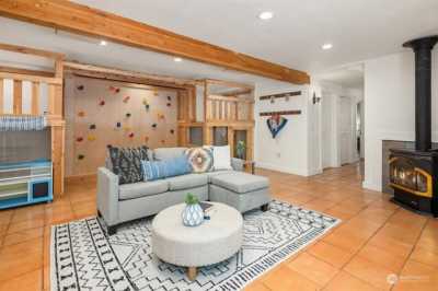 Home For Sale in Bainbridge Island, Washington
