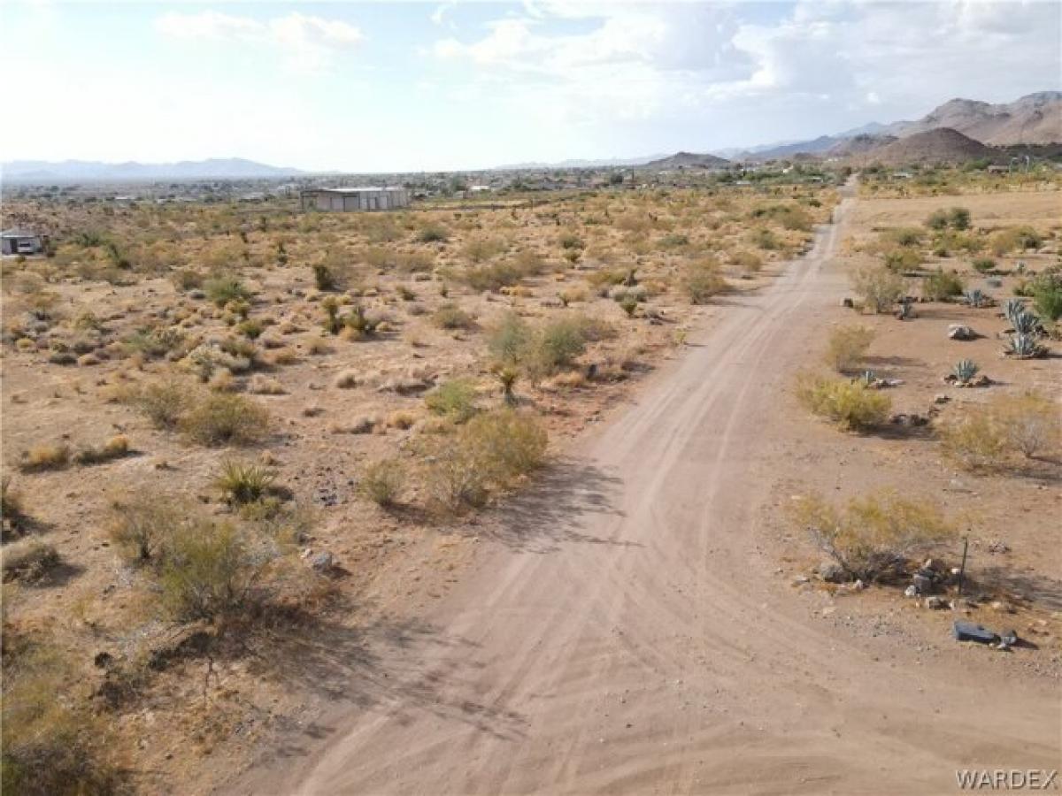 Picture of Residential Land For Sale in Golden Valley, Arizona, United States