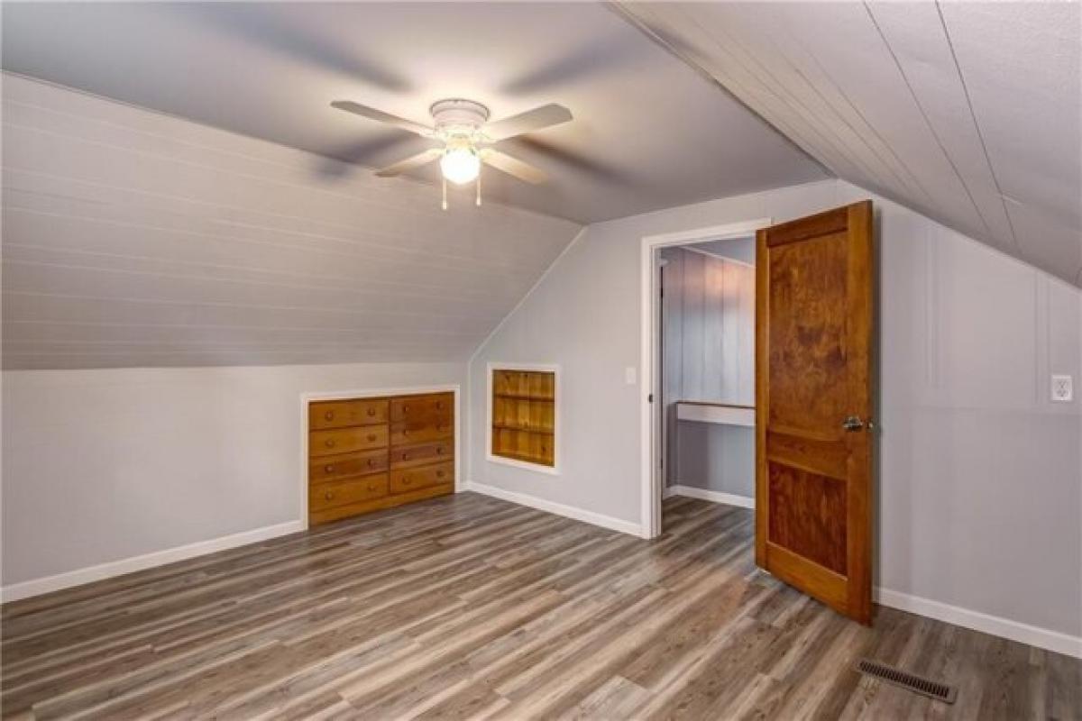 Picture of Home For Sale in Eau Claire, Wisconsin, United States