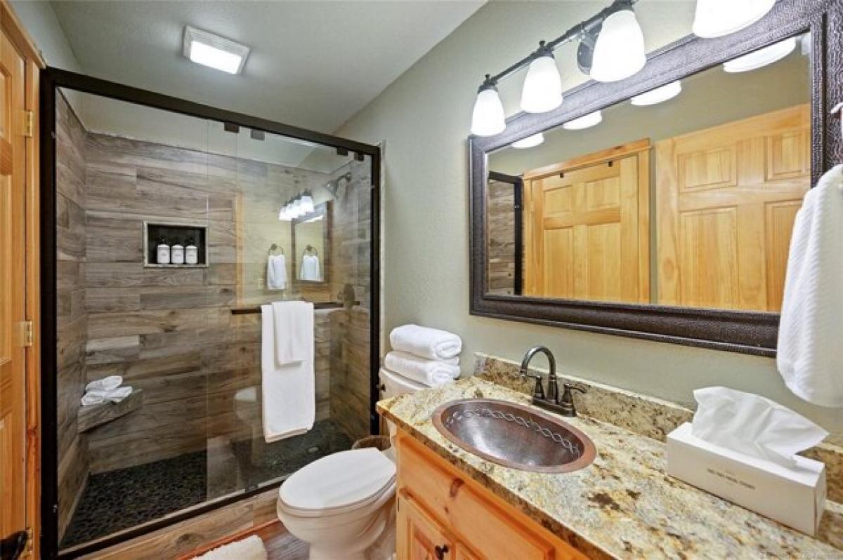 Picture of Home For Sale in Broken Bow, Oklahoma, United States