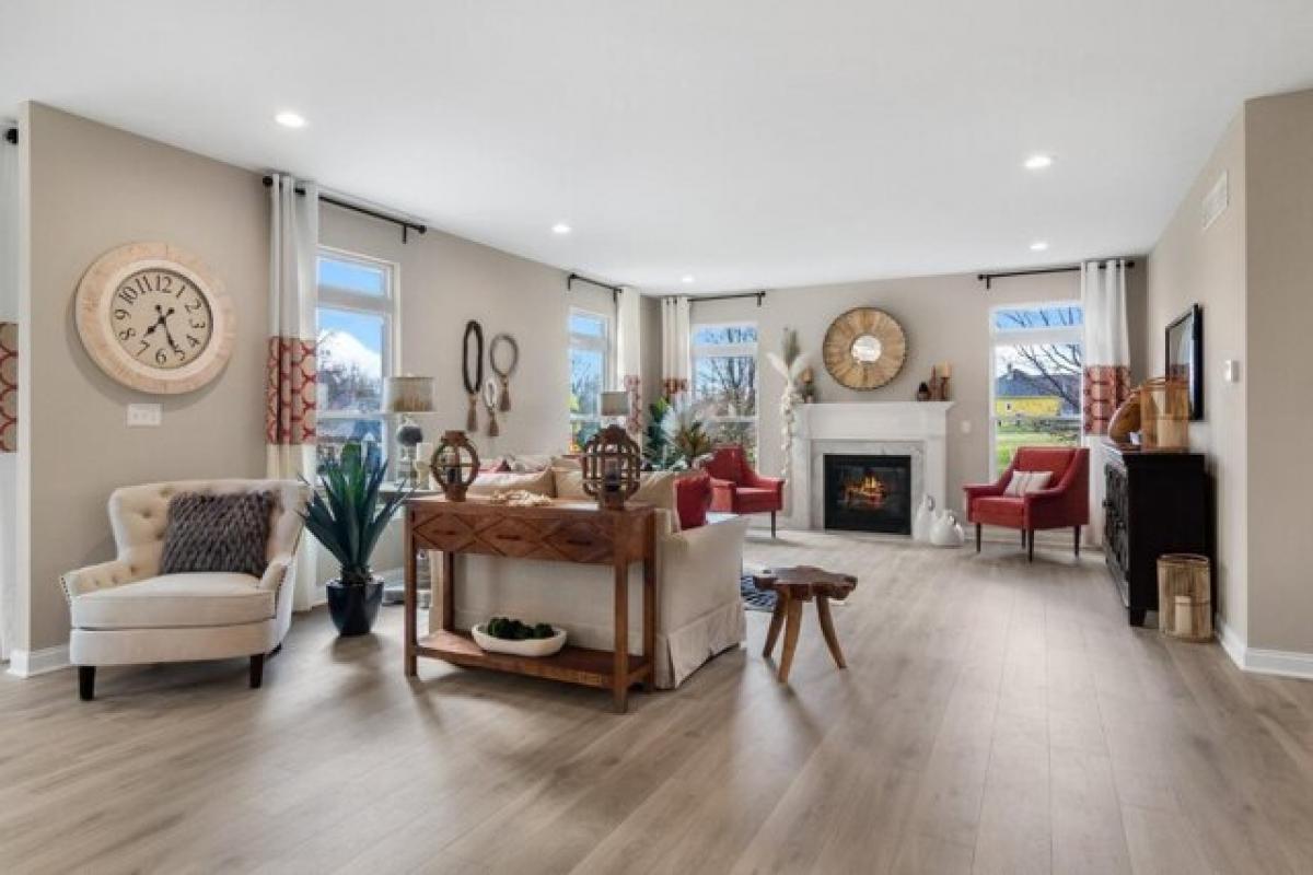 Picture of Home For Sale in Crown Point, Indiana, United States