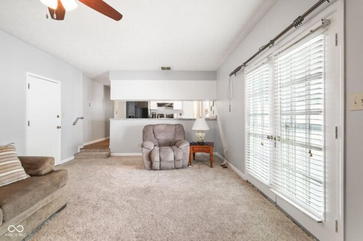 Picture of Home For Sale in Greenwood, Indiana, United States