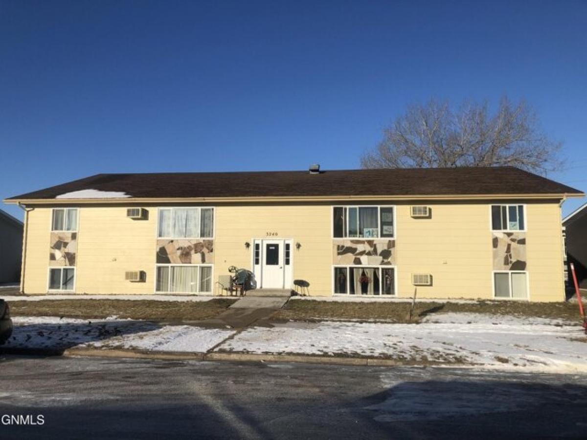 Picture of Home For Sale in Bismarck, North Dakota, United States