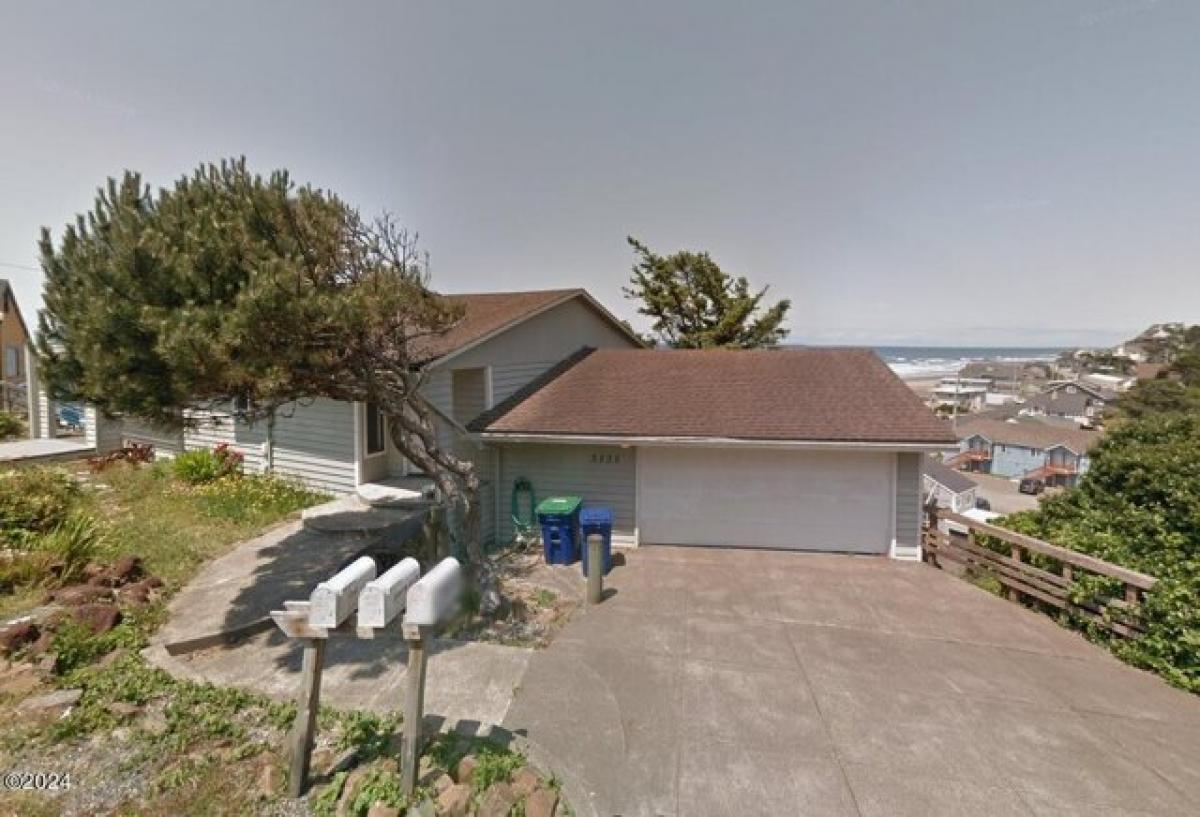 Picture of Home For Sale in Lincoln City, Oregon, United States