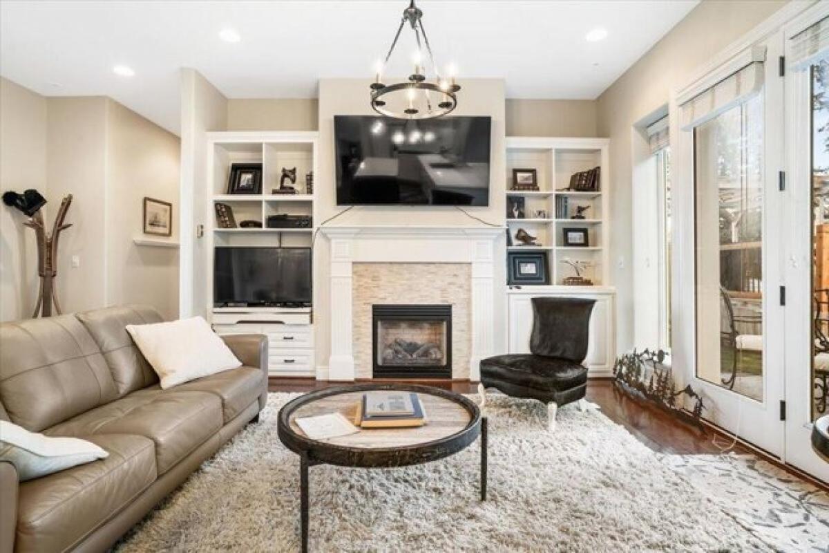 Picture of Home For Sale in Redmond, Oregon, United States