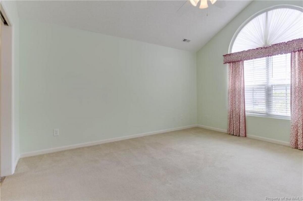 Picture of Home For Sale in Yorktown, Virginia, United States