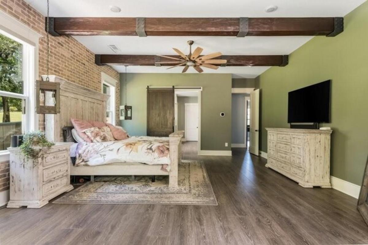 Picture of Home For Sale in Canton, Georgia, United States