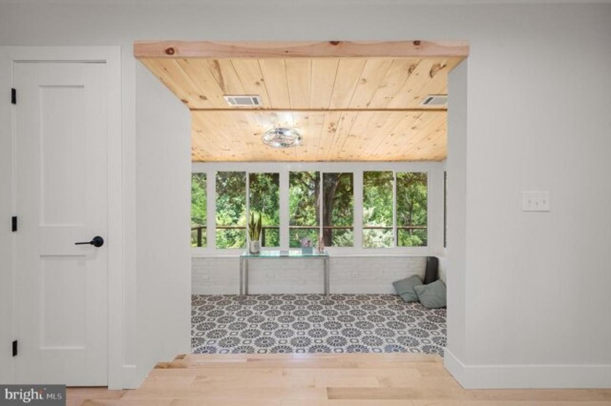 Picture of Home For Sale in Winchester, Virginia, United States