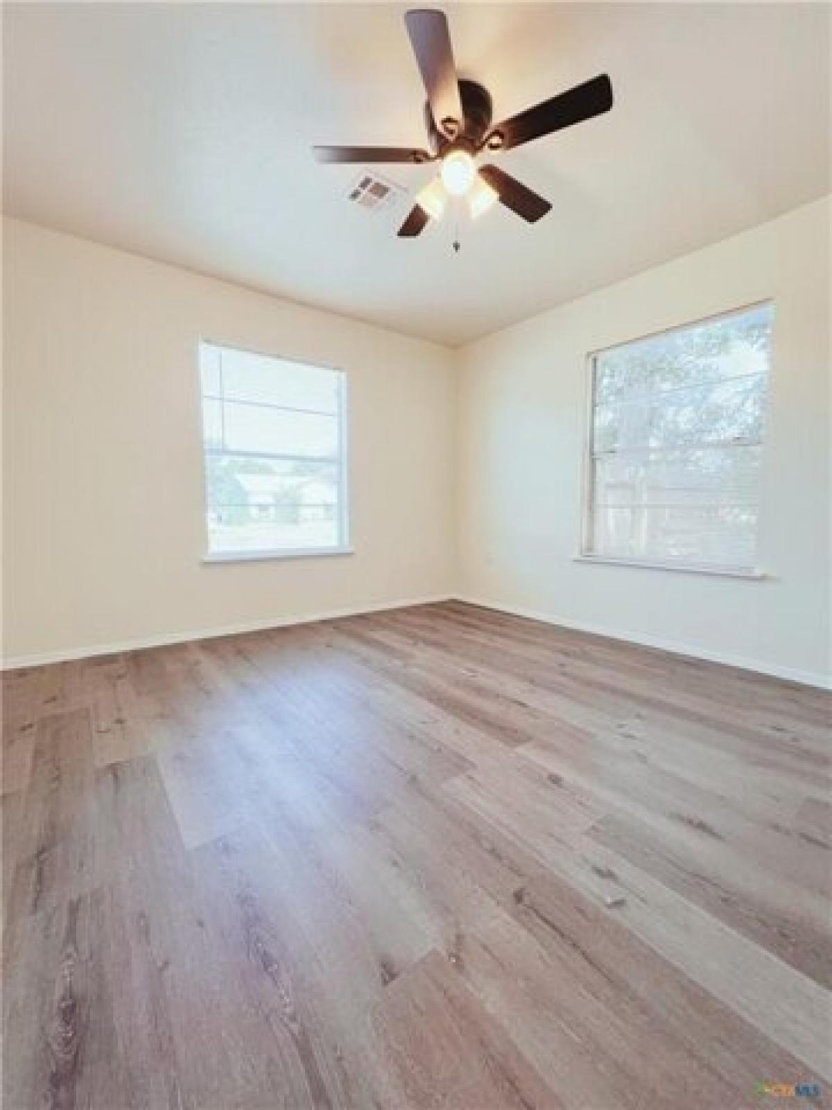 Picture of Home For Sale in Waco, Texas, United States