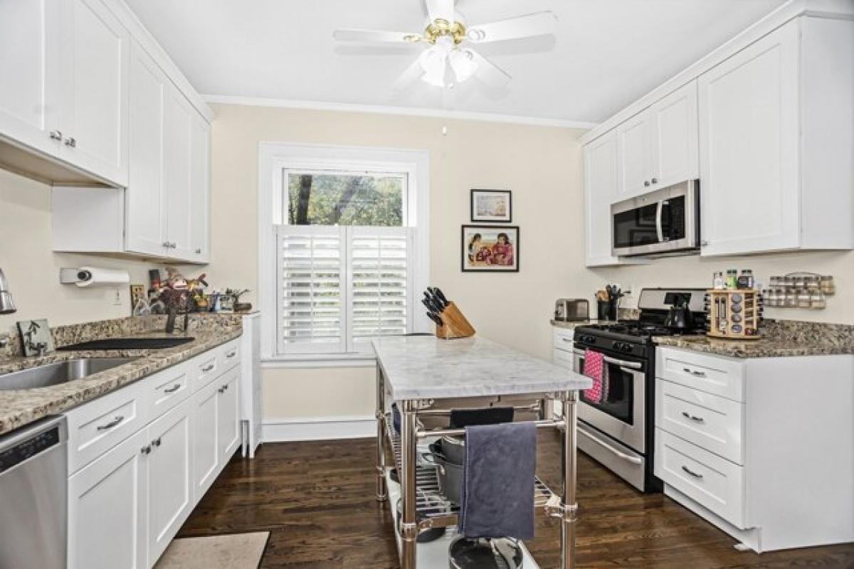 Picture of Home For Sale in Evanston, Illinois, United States