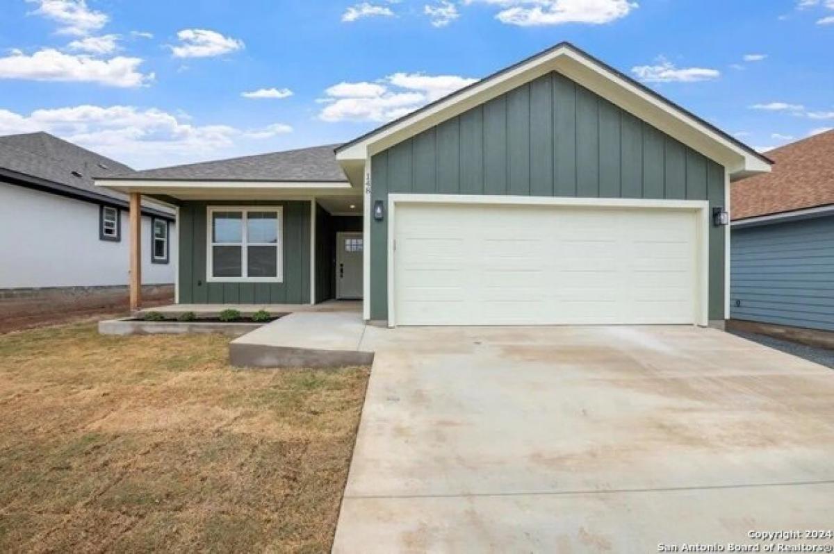 Picture of Home For Sale in Fredericksburg, Texas, United States