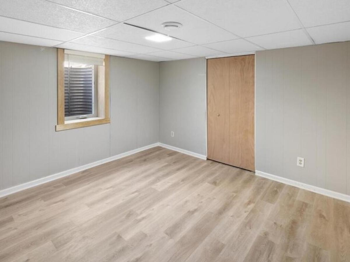 Picture of Home For Sale in Edina, Minnesota, United States