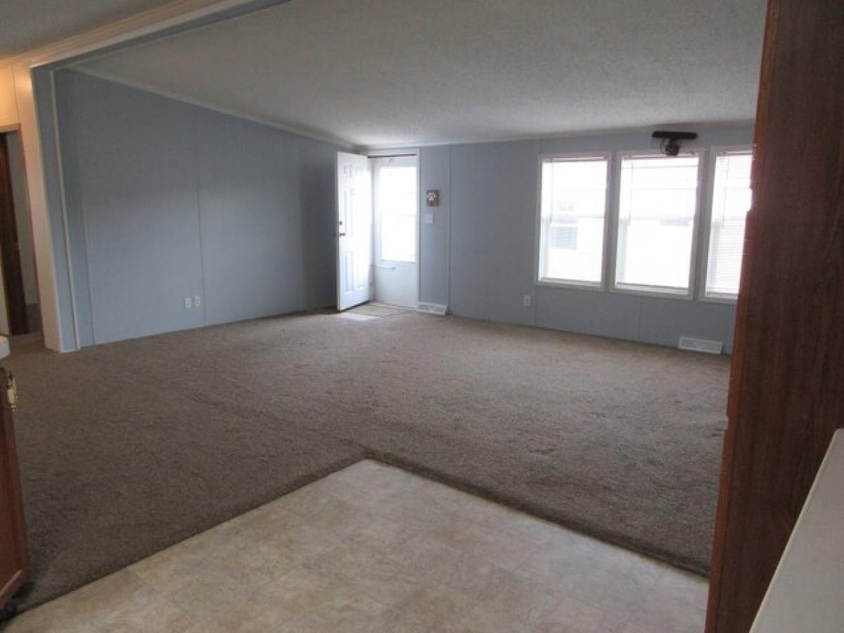 Picture of Home For Sale in Clinton Township, Michigan, United States