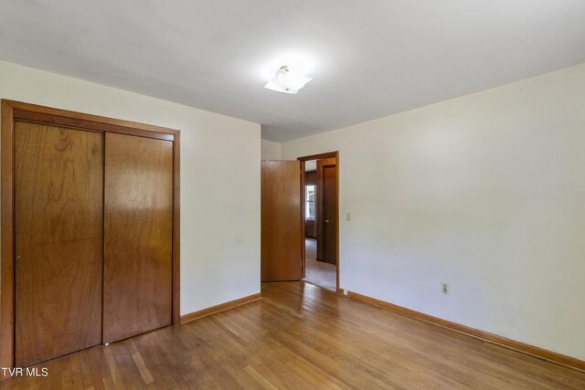 Picture of Home For Sale in Kingsport, Tennessee, United States