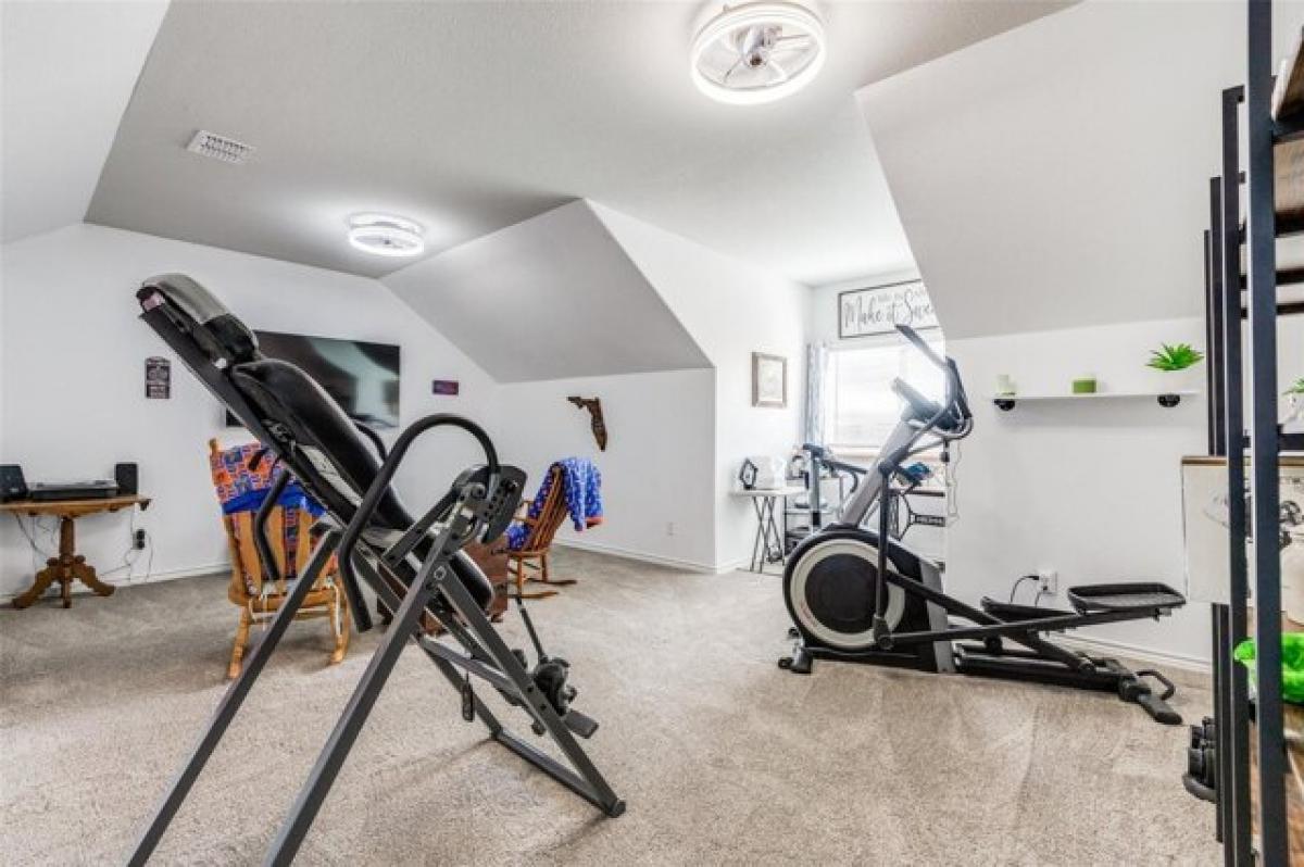 Picture of Home For Sale in Aubrey, Texas, United States