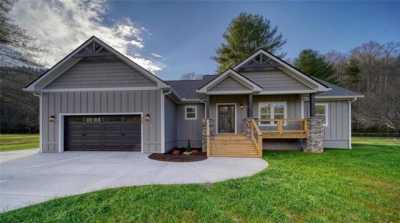 Home For Sale in Hiawassee, Georgia