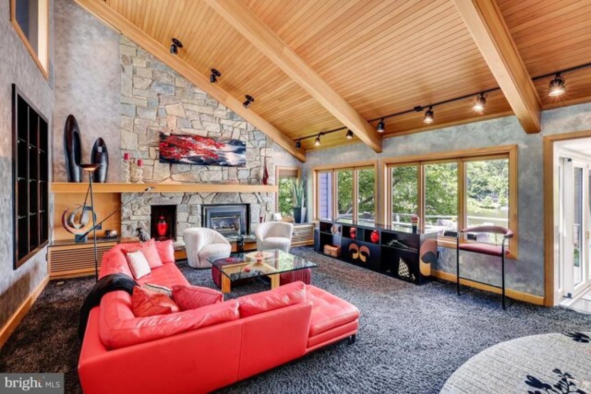 Picture of Home For Sale in Reston, Virginia, United States