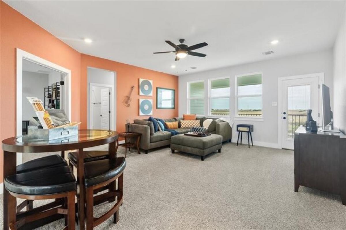 Picture of Home For Sale in Pflugerville, Texas, United States