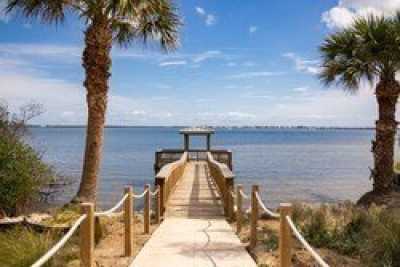 Home For Sale in Jensen Beach, Florida