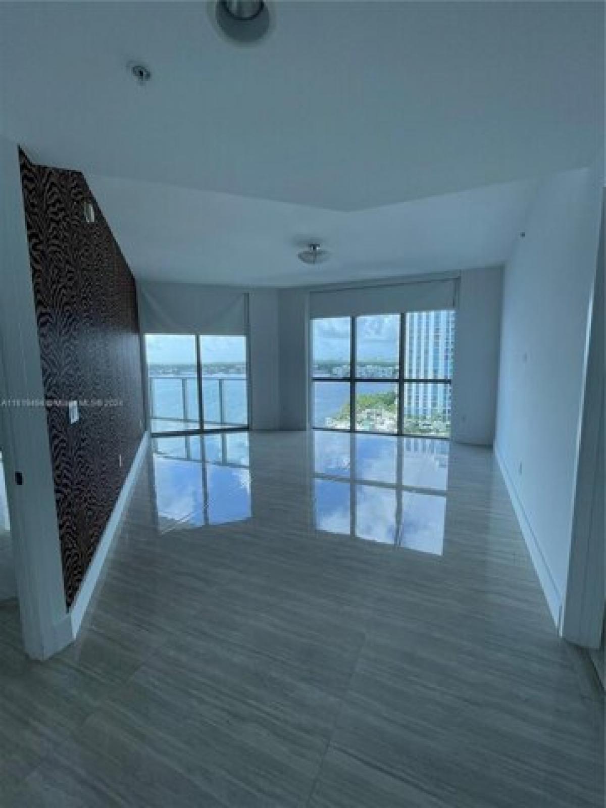 Picture of Home For Sale in North Miami Beach, Florida, United States