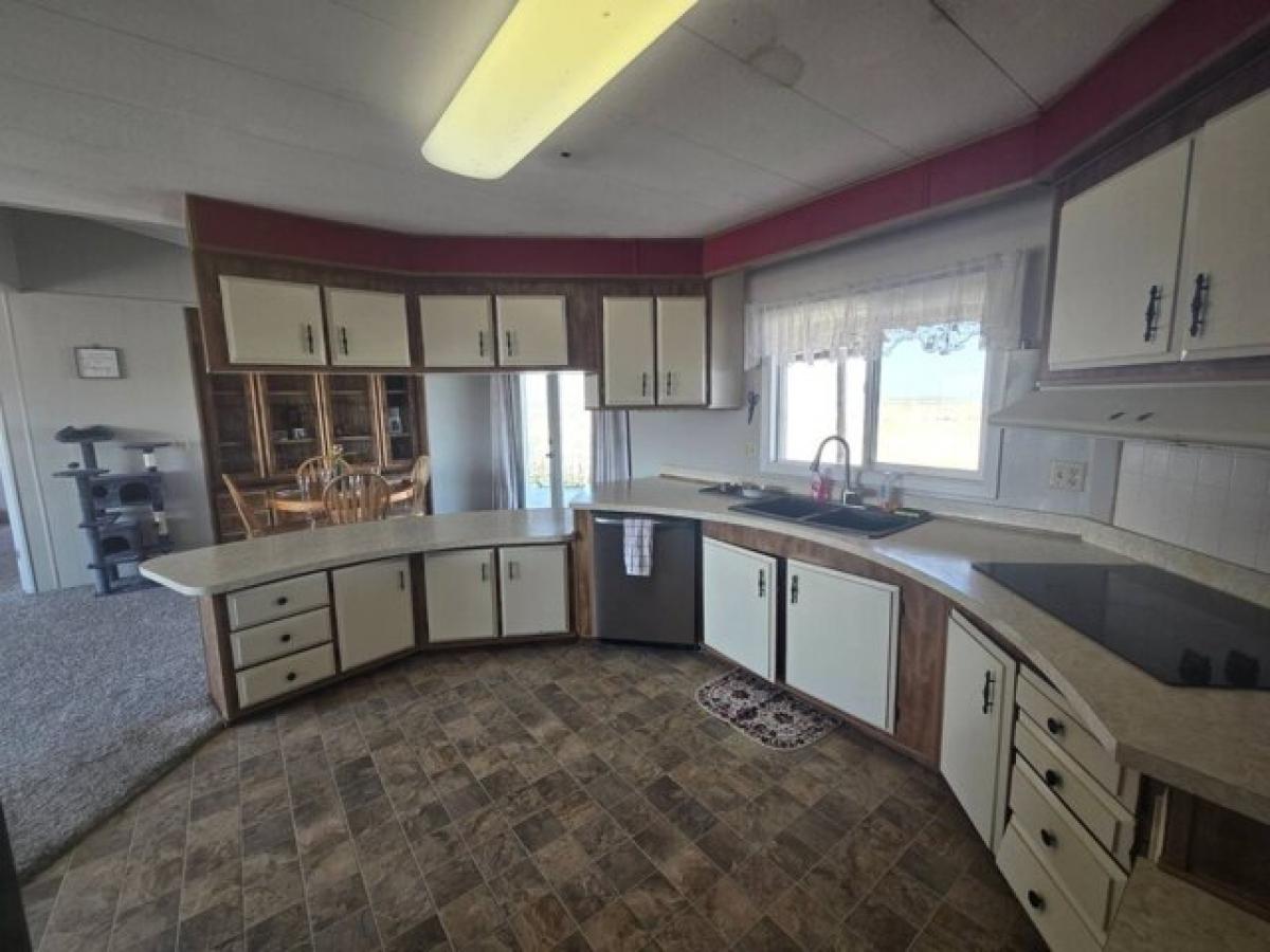 Picture of Home For Sale in Burns, Oregon, United States