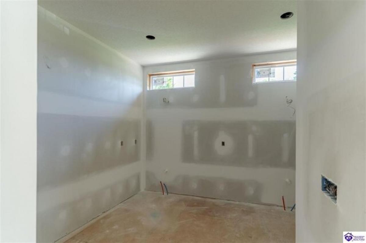 Picture of Home For Sale in Elizabethtown, Kentucky, United States