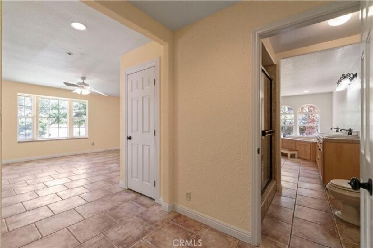 Picture of Home For Sale in Rosamond, California, United States