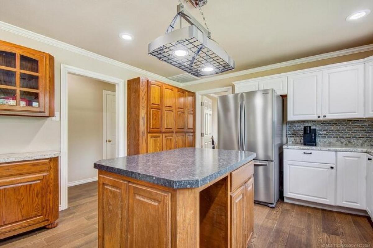 Picture of Home For Sale in Broken Arrow, Oklahoma, United States