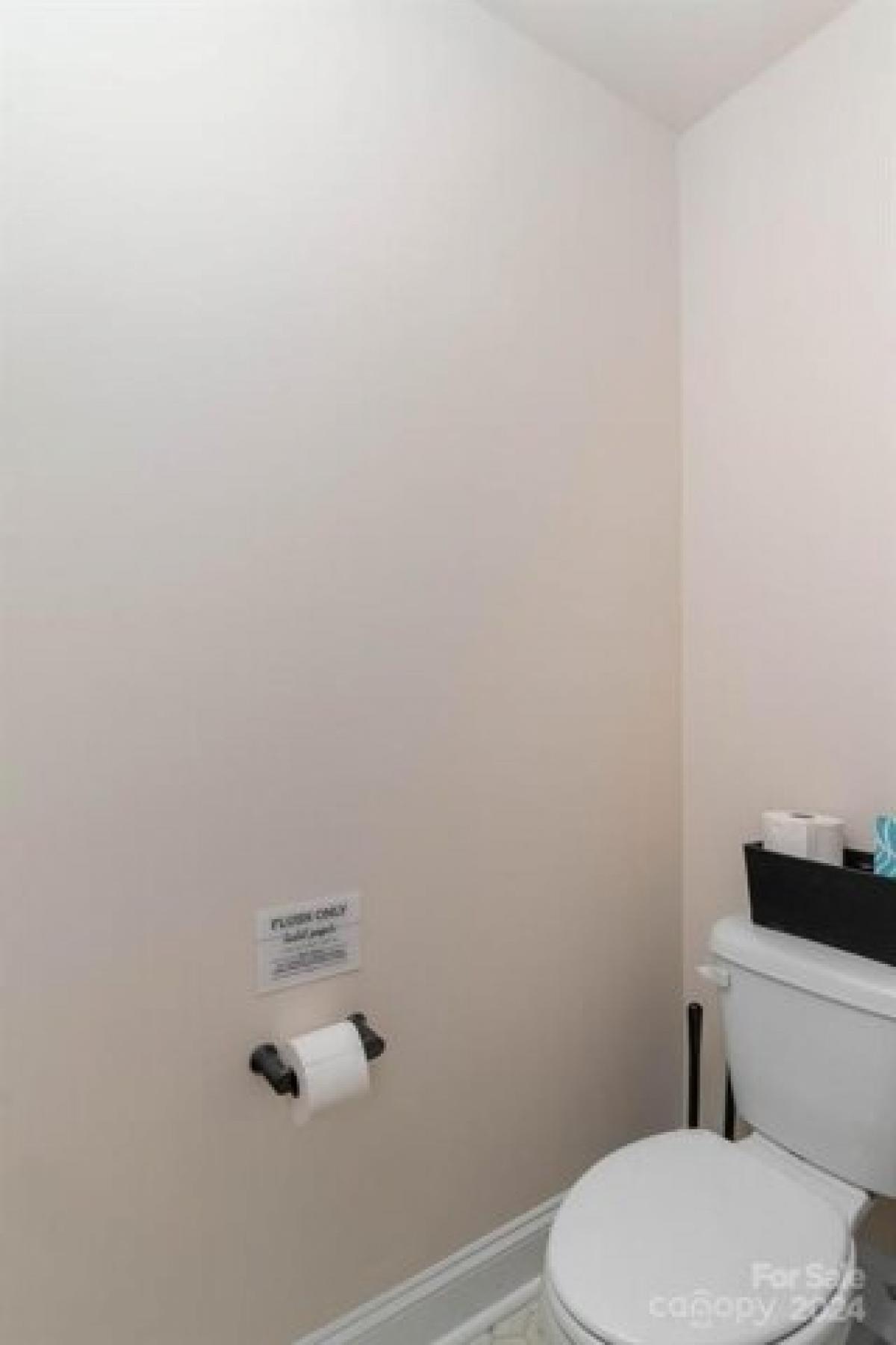 Picture of Home For Sale in Rutherfordton, North Carolina, United States